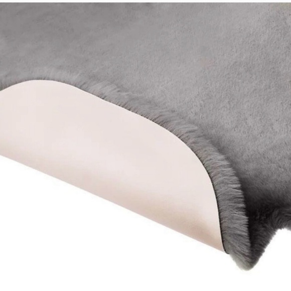 Gray Hippo-Shaped Rug - Picture 2 of 3